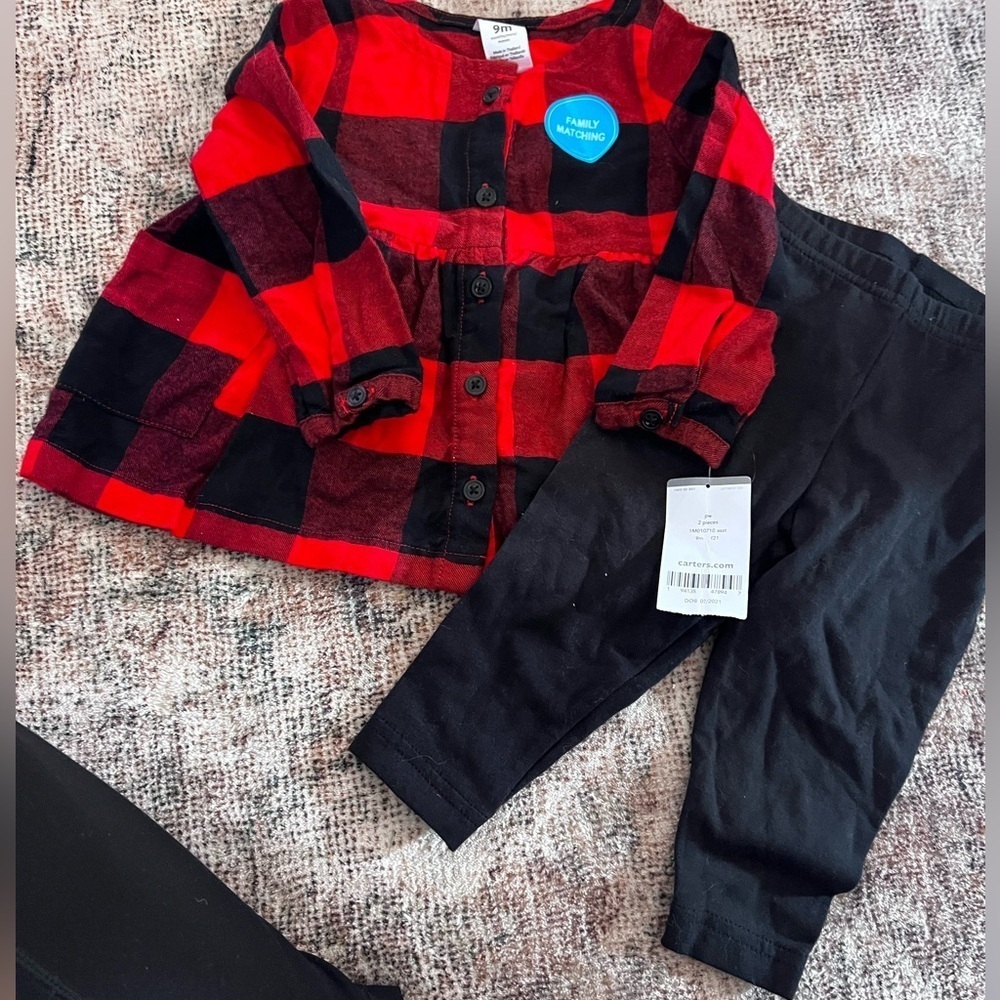 Carter’s Holiday Outfit Size 9 Months 🎅🏼